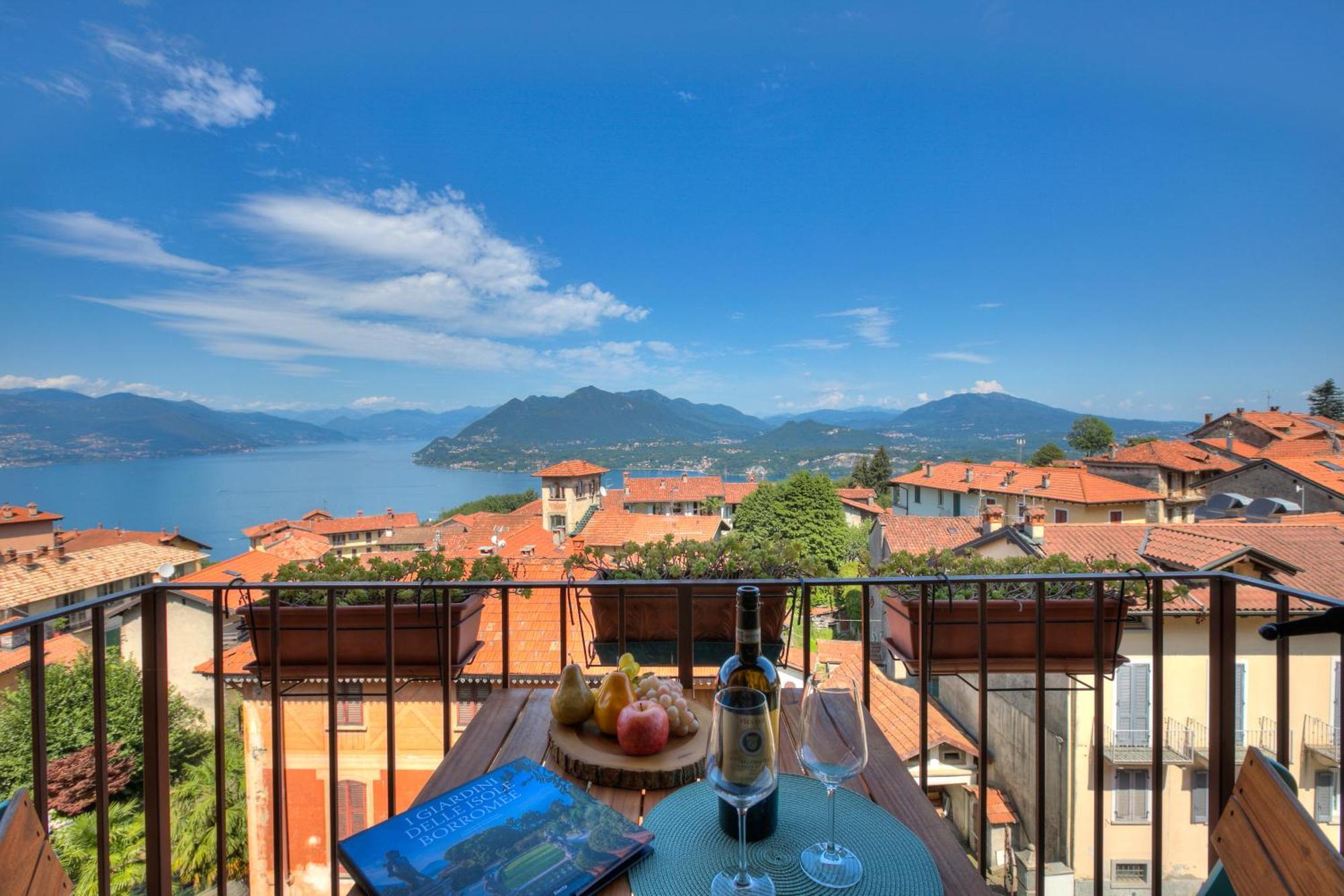 Charming Magognino Hills View - Happy Stresa