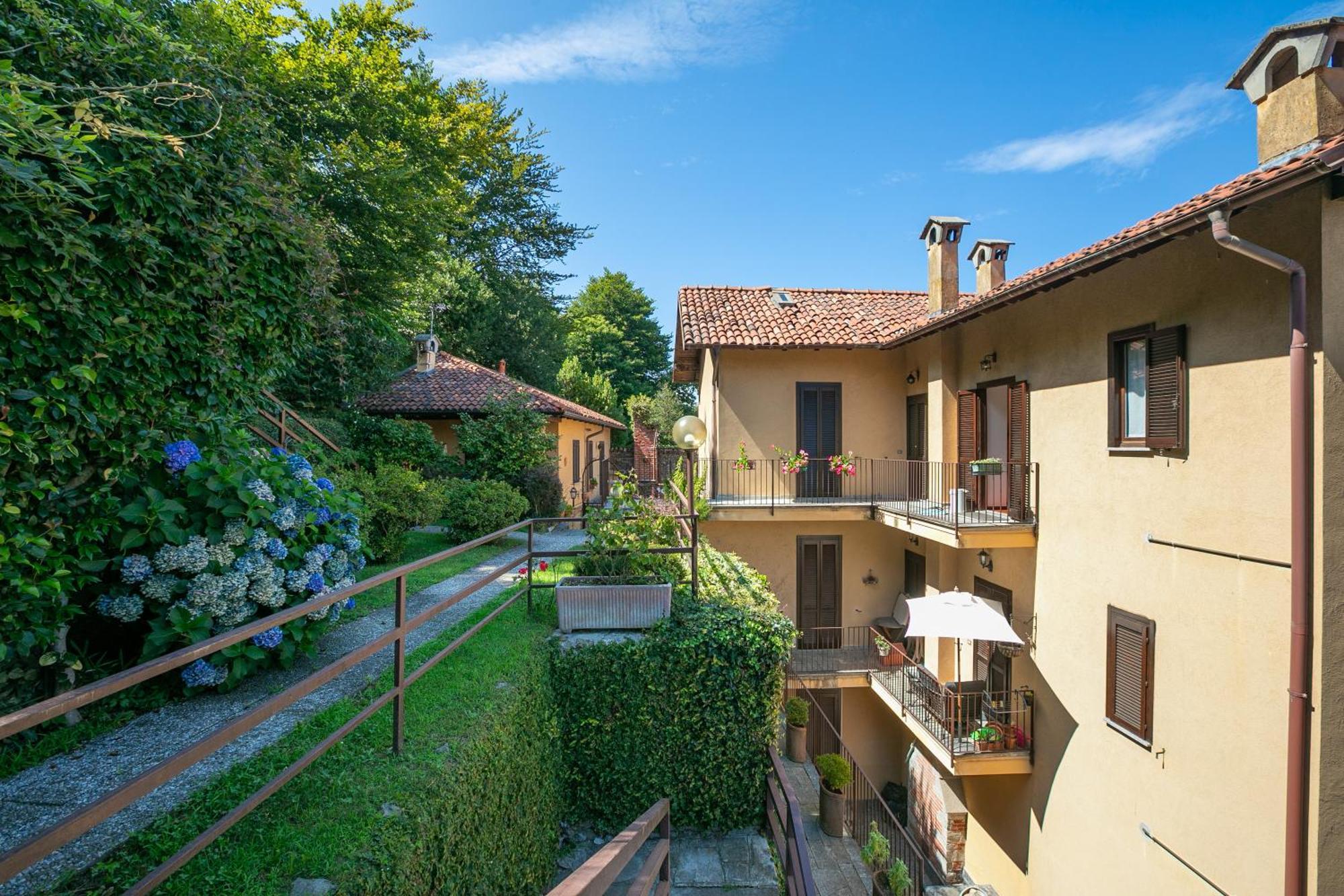 Charming Magognino Hills View - Happy